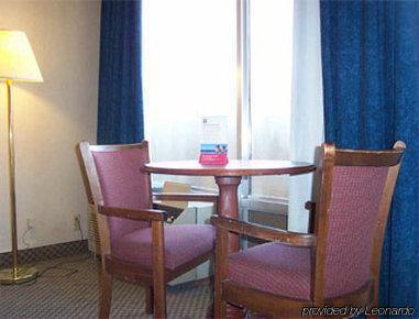 Knights Inn Overland Park Mission Camera foto
