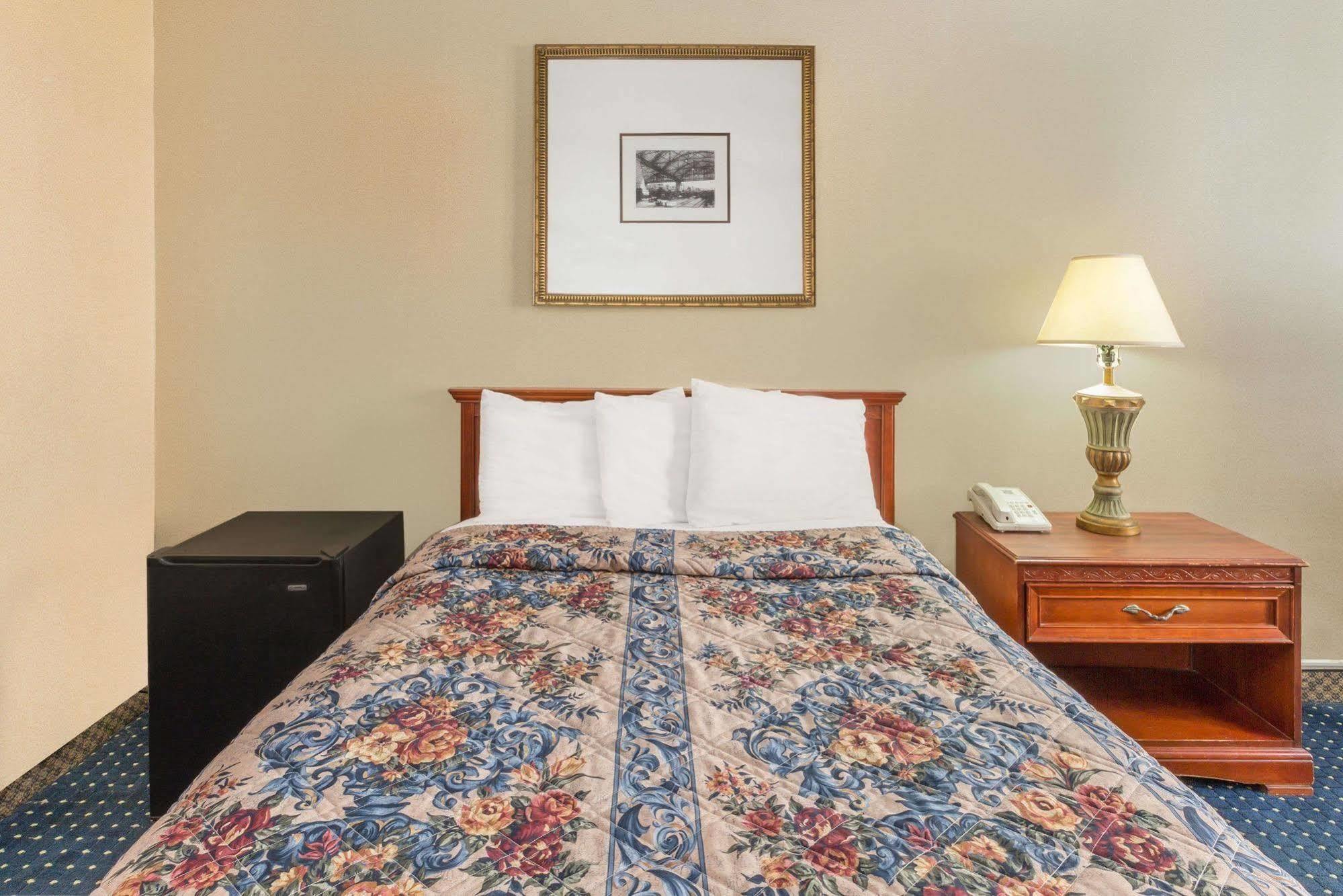 Knights Inn Overland Park Mission Esterno foto