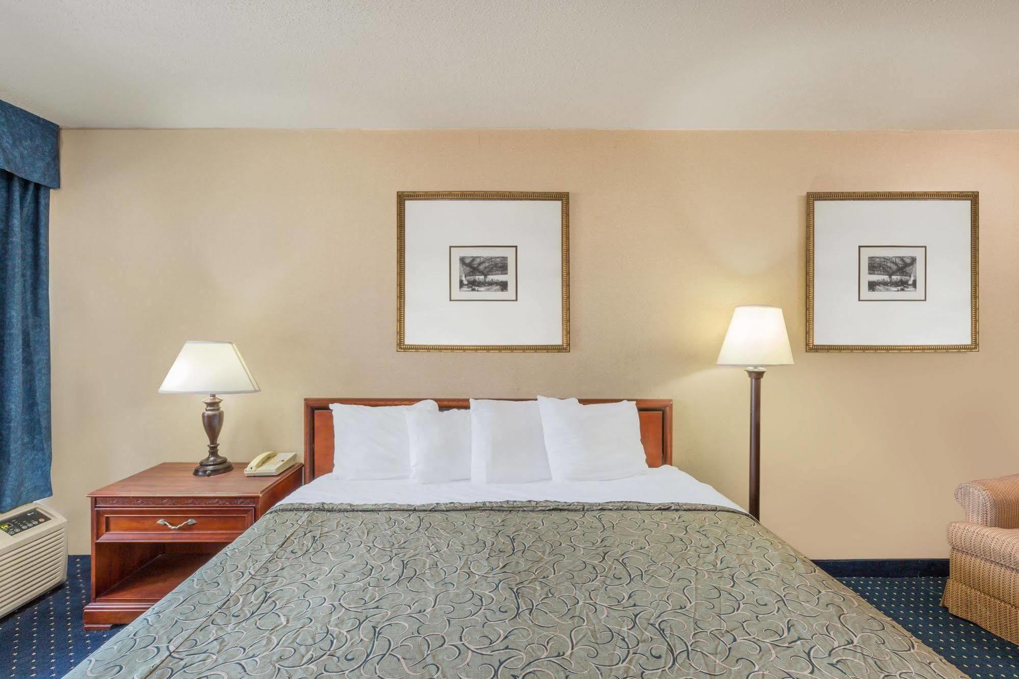 Knights Inn Overland Park Mission Esterno foto